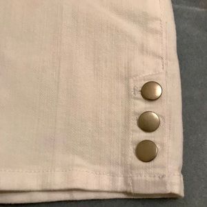 White textured capris with button trim
